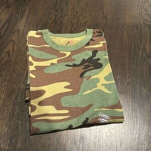 Short sleeve camo tee